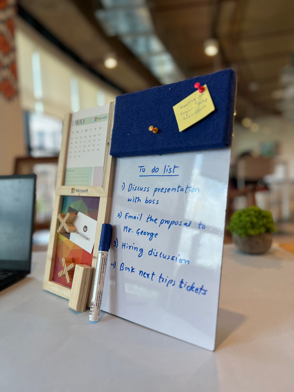 WKI-02 Flip Calendar & Stationary Holder